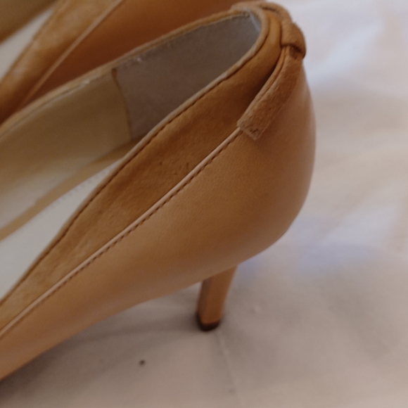 Pointy heels - Picture 2 of 6